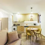 Bravissimo Mercadal 3, One-bedroom Sofa Bed Appartamento Girona