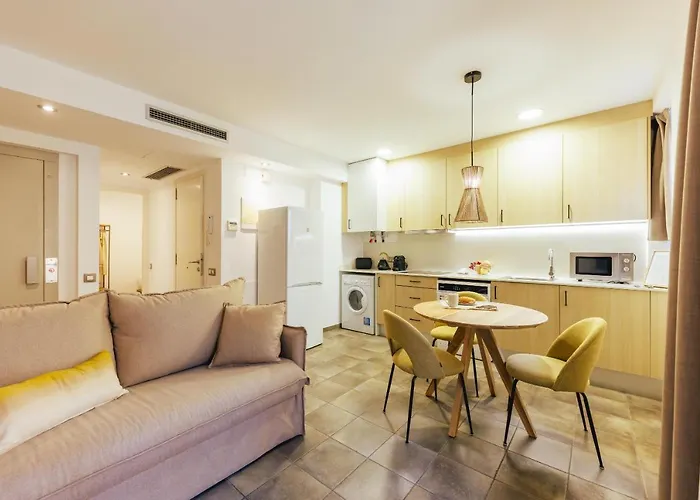 Bravissimo Mercadal 3, One-bedroom Sofa Bed Apartamento Girona